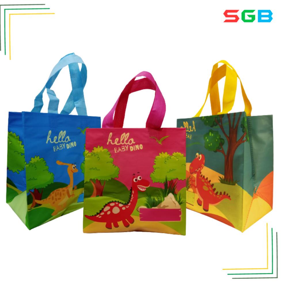 

PROMO 1 LUSIN ( ISI 12 PCS ) TAS SPUNBOND LAMINASI BOX HELLO DINO & KARAKTER LAINNYA 25X25X15 - TAS SERBAGUNA TERBARIK DI PAGE INI