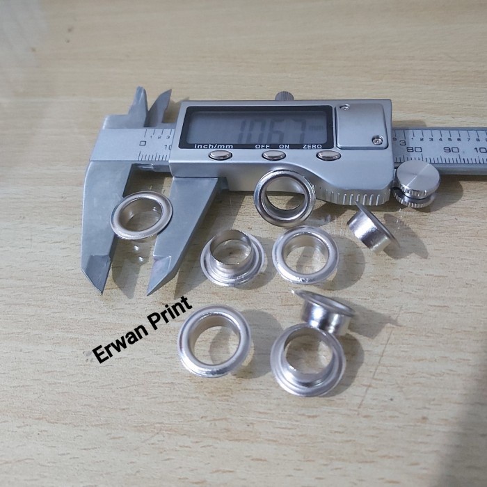 

MATA AYAM 10 MM UNTUK MESIN PLONG(SEMI AUTOMATIS) TANPA RING