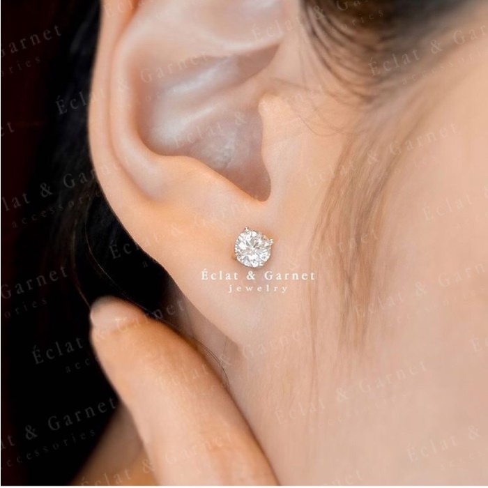 [Baru] Éclat  Garnet - 4Prong One Eye 5Mm Solitaire Earrings Diskon