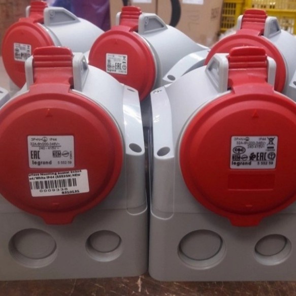 [Ori] Surfase Mounting Legran 32A 3Phase 4Pin Berkualitas