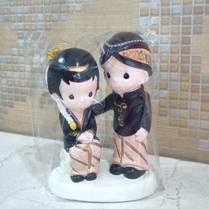 

>*>*>*>*] Topper Precious Moment Wedding Java Adat Jawa Bride Groom Indonesia