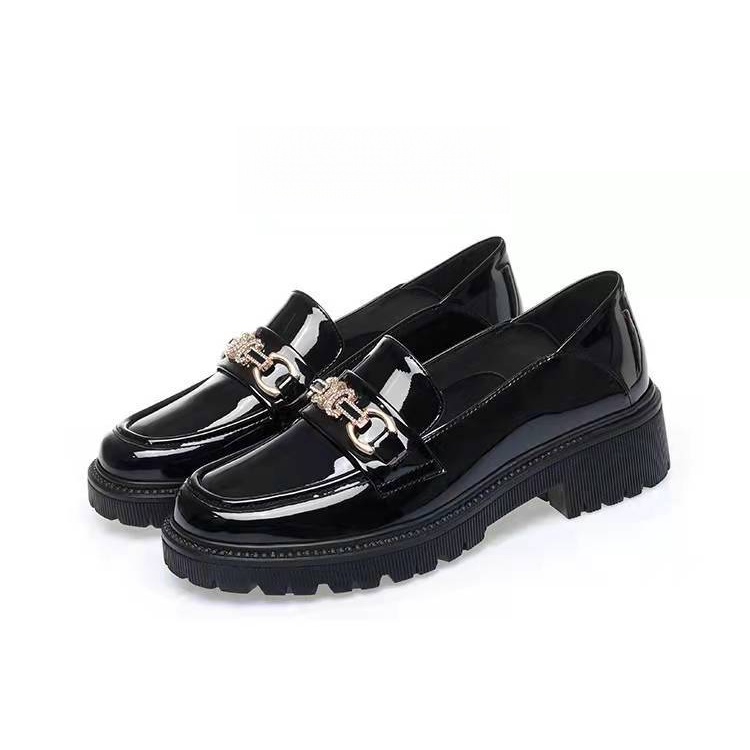 Sepatu Kulit Platform Loafer Kulit Paten Wanita Baru