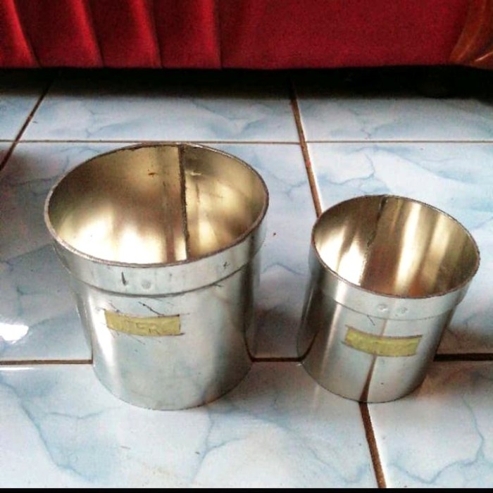 

Takaran / Literan 1 Liter 1/2 Liter Set