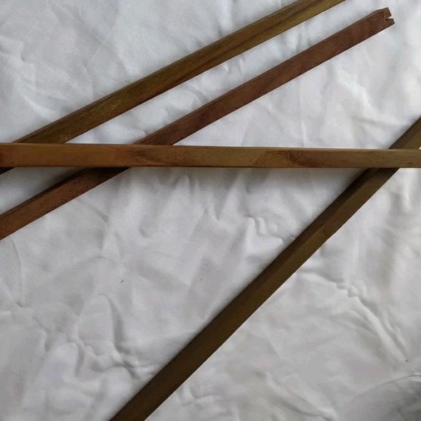 Tangkringan Lovebird Kandang Kapsul Bentuk Kotak Bahan Sonokeling Joss