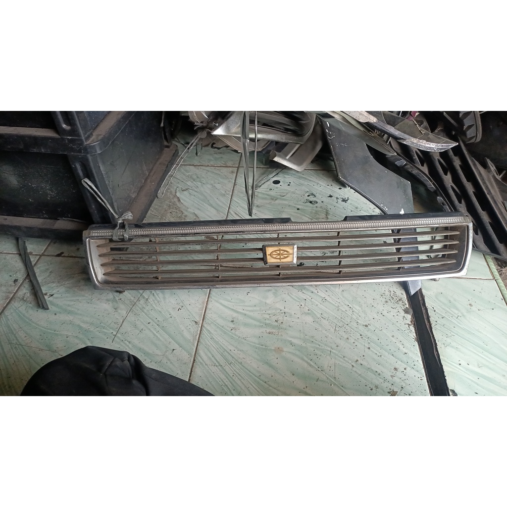 Grill toyota corona twincam At170 1989 original