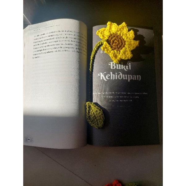 

Bookmark / Pembatas Buku