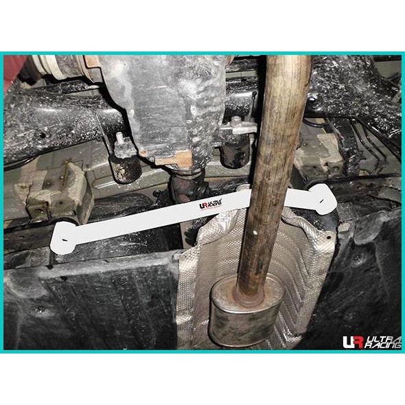 Aksesoris / Rear Lower / Stabiliser ULTRA RACING BMW F25 X3 '10+ 16nov