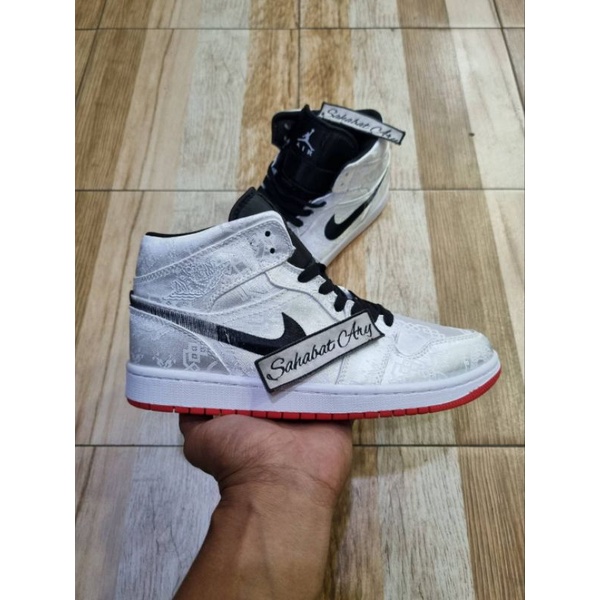 Sepatu AJ 1 Mid Fearless Edison Chen CLOT