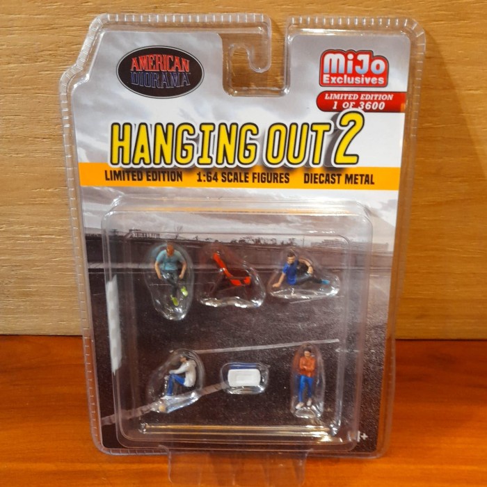 AMERICAN DIORAMA FIGURE SET HANGING OUT 2