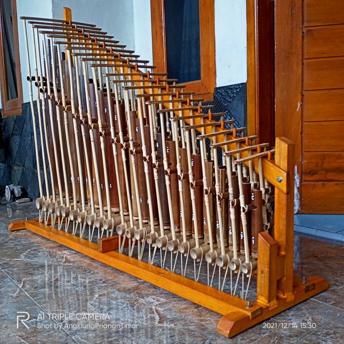 Angklung Pengamen 22 Nada 2 Tabung Pakai Plitur ,Nada ( C - C )