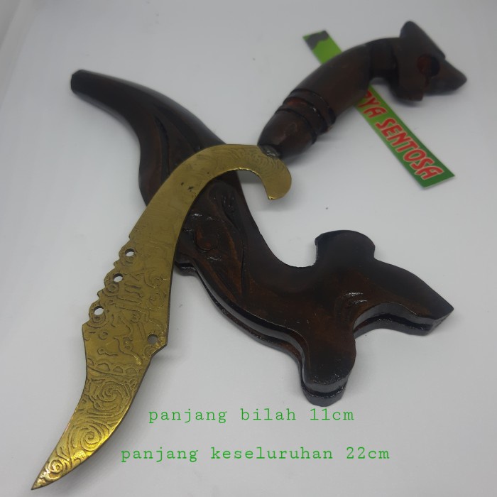 

Kujang Kuningan Kecil Ada Rajah Sandangan Kayu Ukir