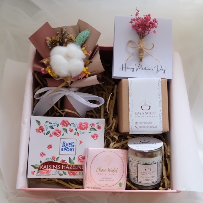 

SIAP KIRIM Hampers Valentine Gift Box Hadiah Scented Candle Sabun Sarang Walet madalinsecollect