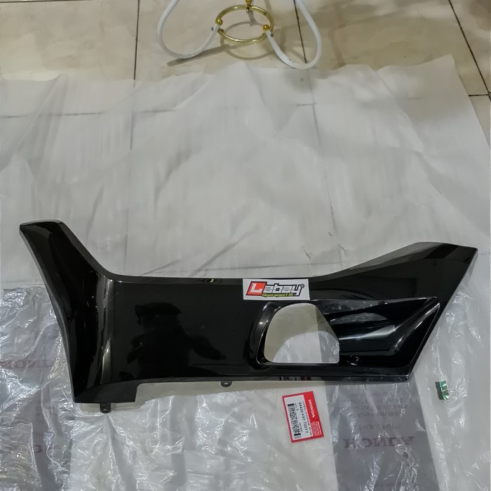 [New] Cover Dek Lantai Bawah Kiri Pcx 150 Led Hitam Doff 64432-K97-T00Yy Terbaru