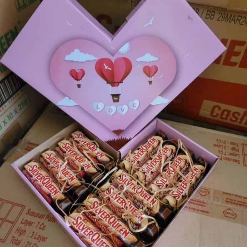 

Shopee HAMPERS COKLAT LOVE PINK VALENTINE KADO ULANG TAHUN ANIVERSARY WISUDA CEWEK COWOK