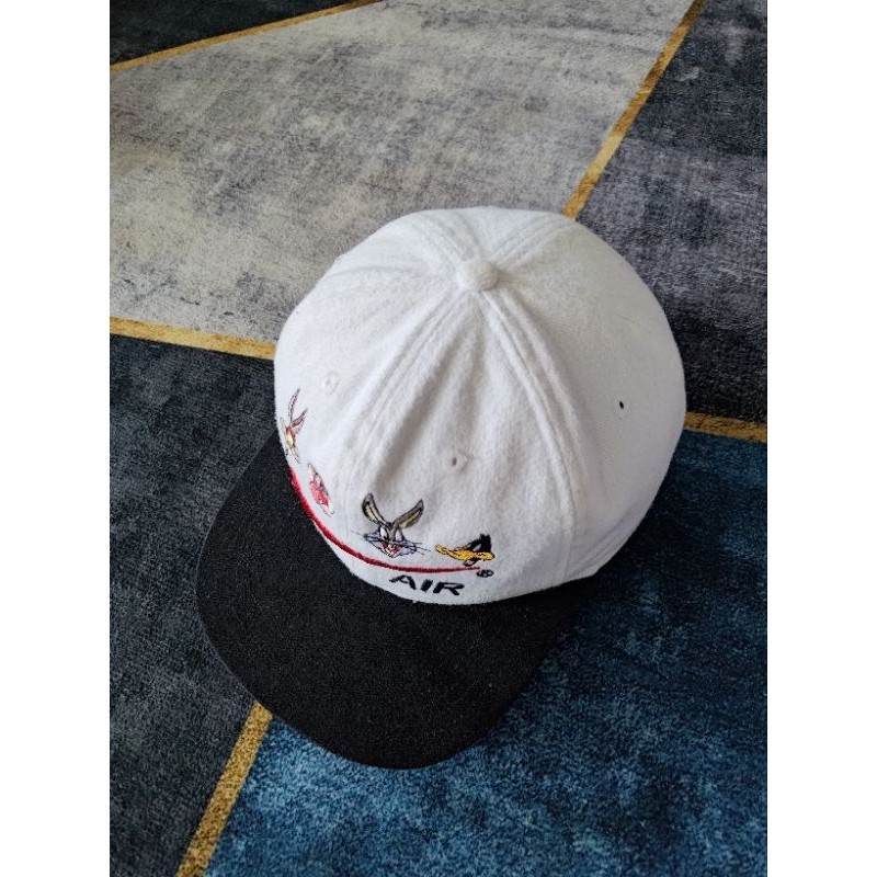 Topi Snapback Nike Looney Tunes