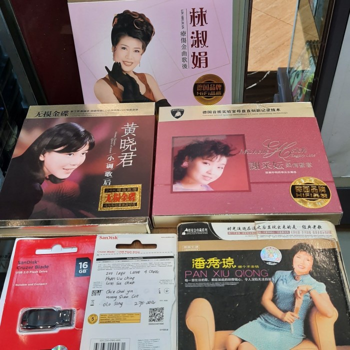 

[Baru] Usb 200 Lagu 4 Cewek PilihanPhan Xiu Ching Lim Su CianWang Xiao Cun Berkualitas