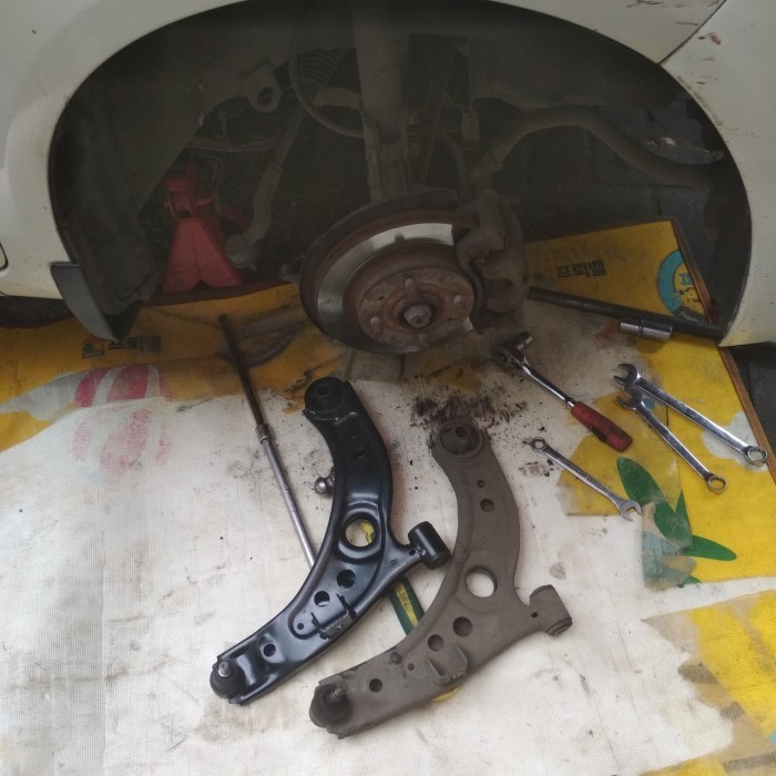 [Ori] Lower Arm Balljoint Daihatsu Sirion 2007-2017 Limited