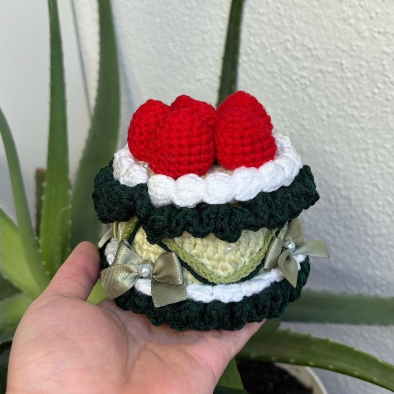Birthday Cake Crochet by Bloomyou.mgl / Present Kado Ulang Tahun Rajut Birthday Present Mini Cake Cr