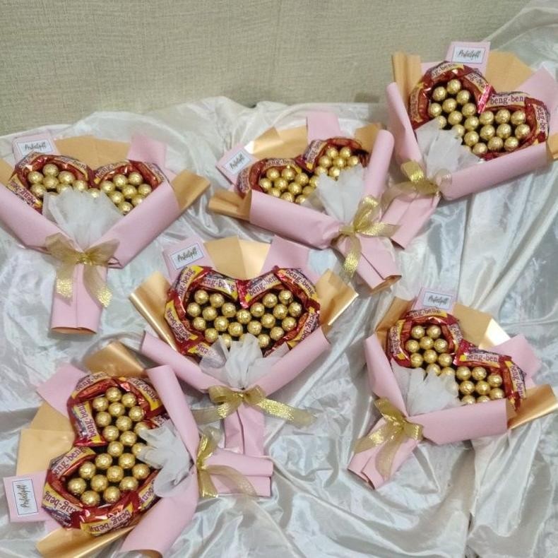 

Bisa Cod Love Bouquet | Buket Coklat Love | Gift Valentine| Ulang Tahun Big Sale