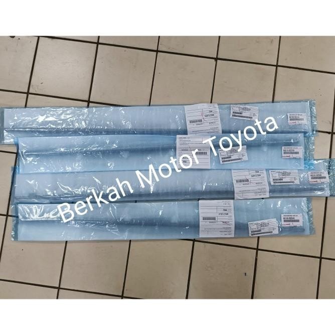Pelipit Karet Kaca Luar Avanza Xenia 2012 2013 2014 2015 Original