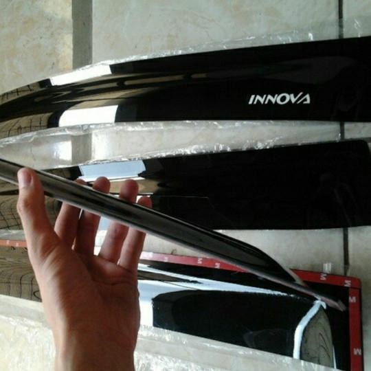 TALANG AIR MOBIL INNOVA THN 2005 /2012