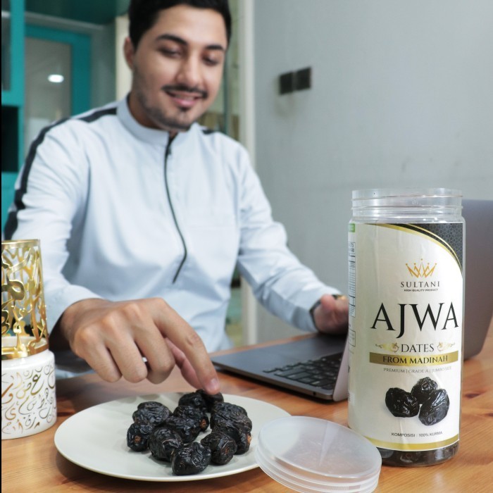 

Kurma - Kurma Ajwa Al Madinah 800 Gram - Kualitas Jumbo Premium Grade A