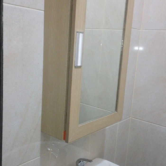 Rak Cermin Kamar Mandi