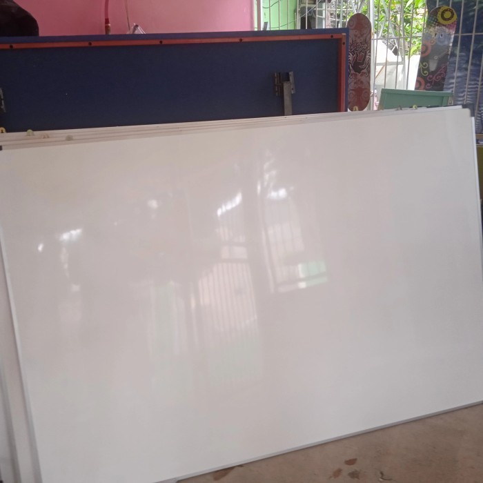 

Papan Tulis Whiteboard Non Magnet Gantung Ukuran 120X180