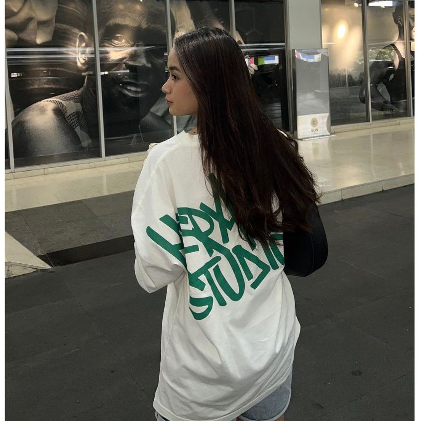 [HIGH QUALITY COLLECTIONS] Hierarchy Studios - Graffiti Wide Logo Oversized T-Shirt White