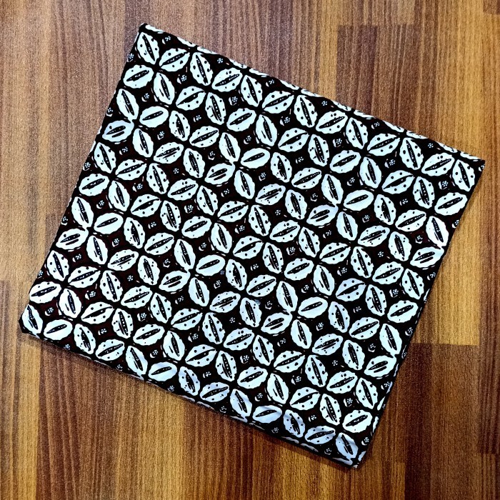 Kain Batik Jarik Kawung Pecah Kopi Latar Putih Coklat Bahan Katun
