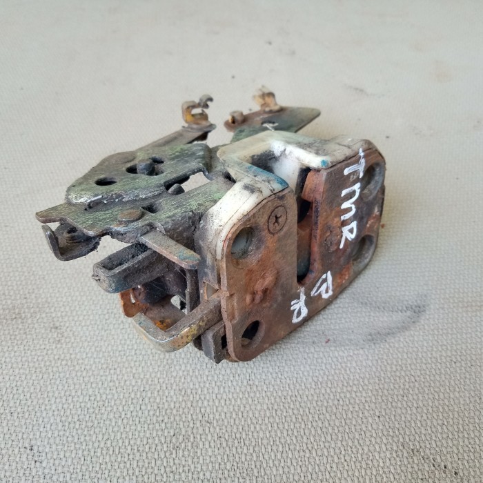 Doorlock Kia Timor Belakang Kanan #Thelogodok