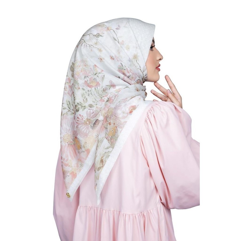 Nada Puspita - Viola - Moonflower