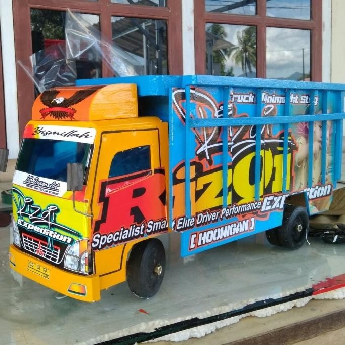 Mainan mobil truk kayu miniatur truck oleng mobilan anak + foto stiker