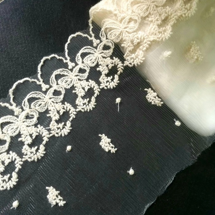 

renda organdi rp60.000/15yard lebar 16cm warna cream