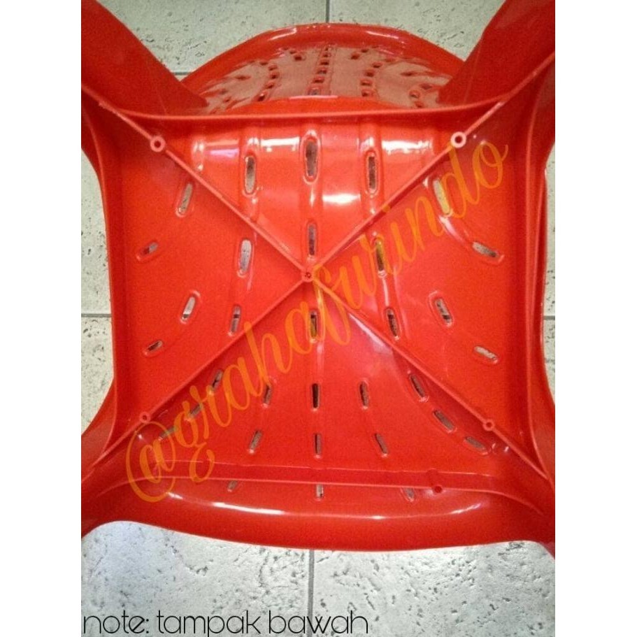 Ppc Merah | Kursi Santai Plastik | Bangku Plastik | Swiss Green Leaf Sriagungjaya