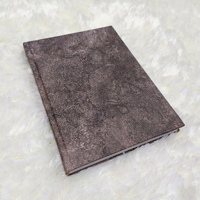 

Mudah Buku Tulis Hard Cover "Motif Batu" Berkualitas