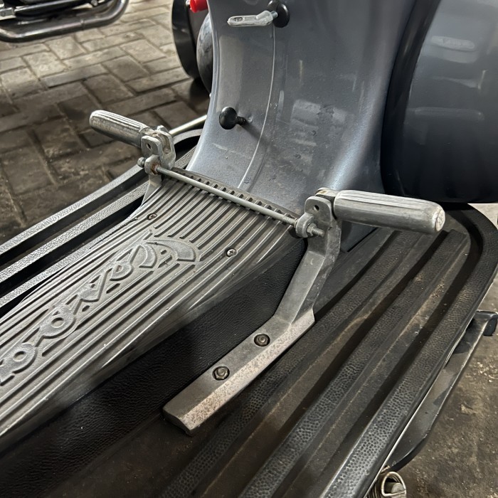 Footstep Lipat Vespa