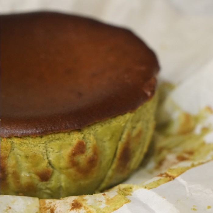 

Matcha Burnt Basque Cheesecake - Size 16cm