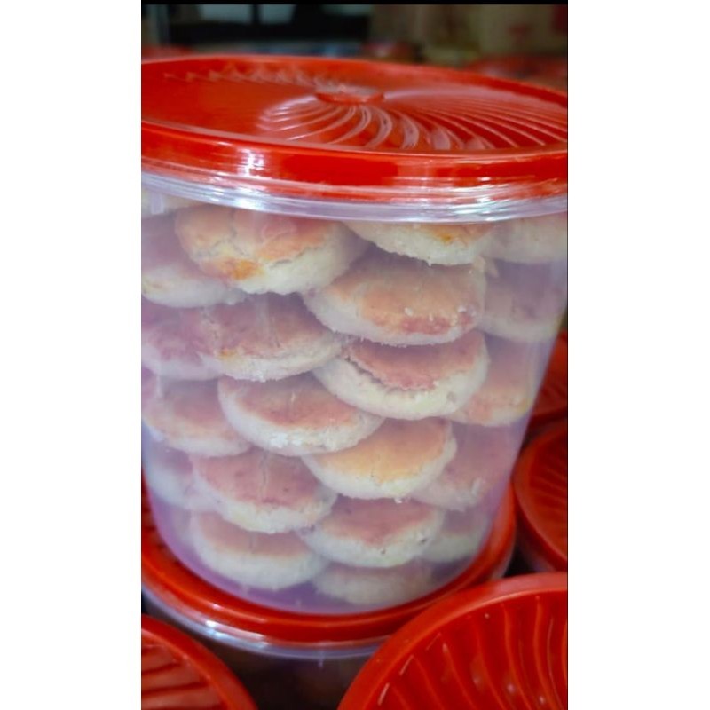 

Kucang kue kacang khas jember