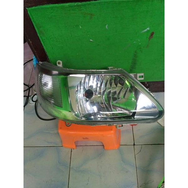 Headlamp Nissan Serena C24