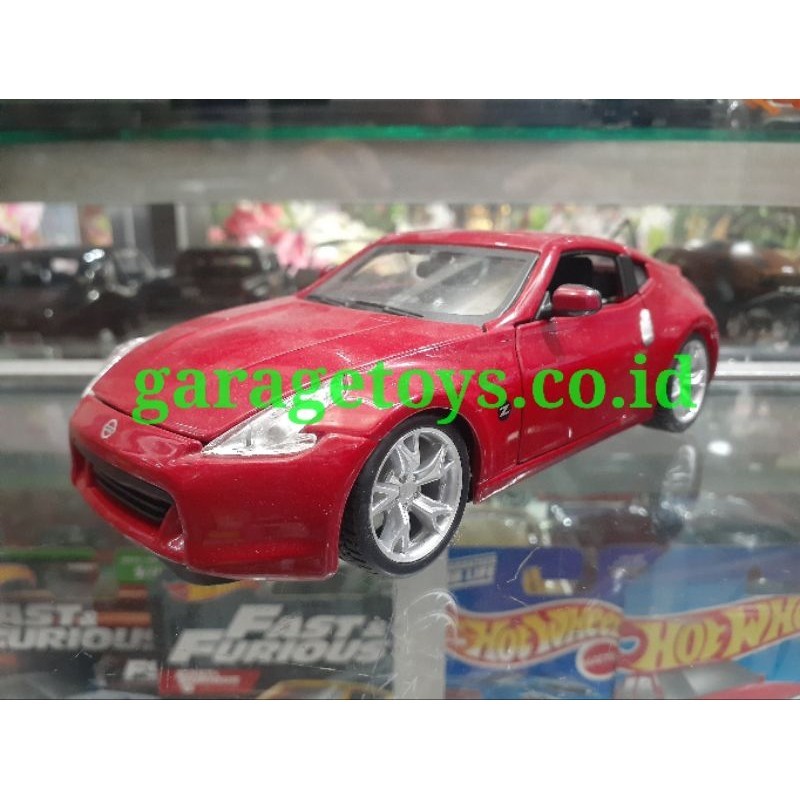 Maisto 1:24 Diecast Nissan 370Z