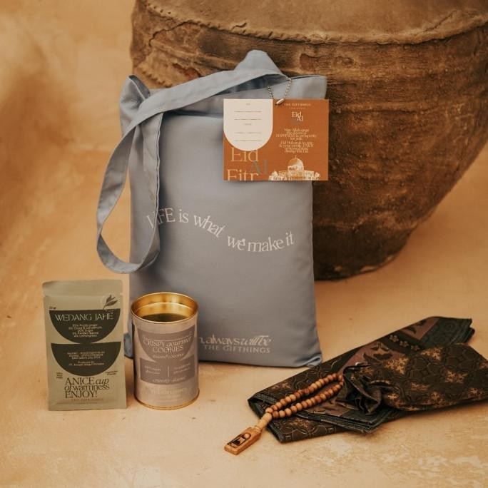 

ARUNA- Thegifthings parcel lebaran hampers / parsel ramadan sajadah JS99