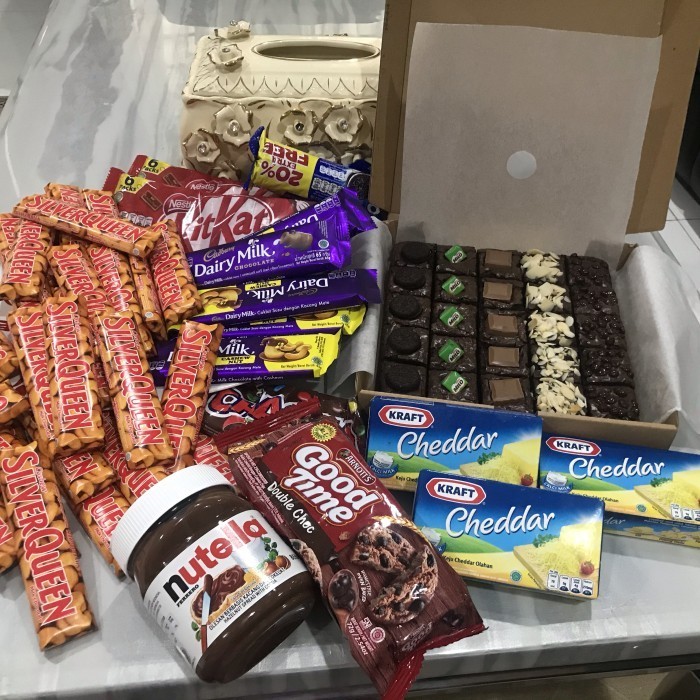 

Limited! Fudge brownies / hampers brownies/ hantaran lebaran/Aulia's cookies New