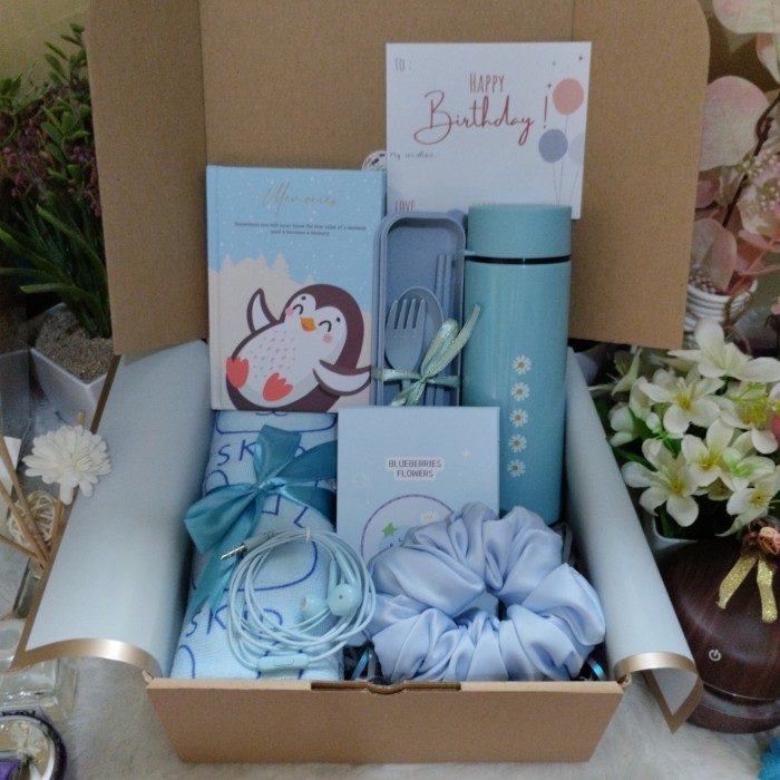 

Dece Hampers Anak Remaja Dewasa Kado Ulang Tahun Gadis Blue Lovers