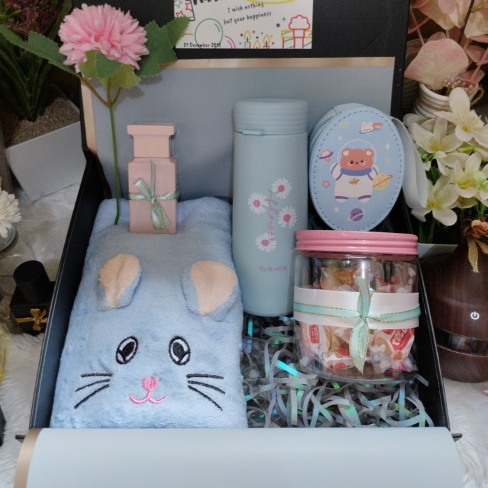 

Dece Hampers Anak Bingkisan Ulang Tahun Anak Cewek Anak Cowok