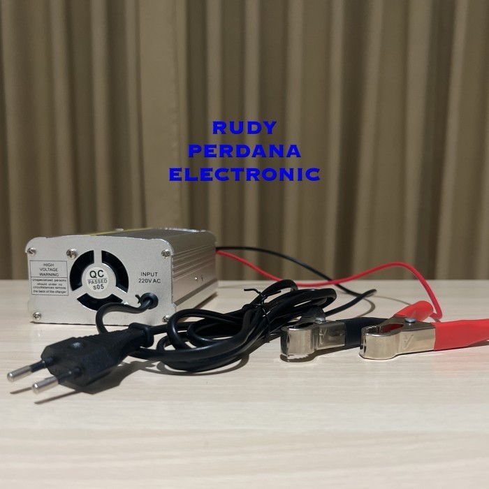 CHARGER AKI DC 12V AC 100-250V 10 AMPERE USAT MA-1210 MOBIL MOTOR