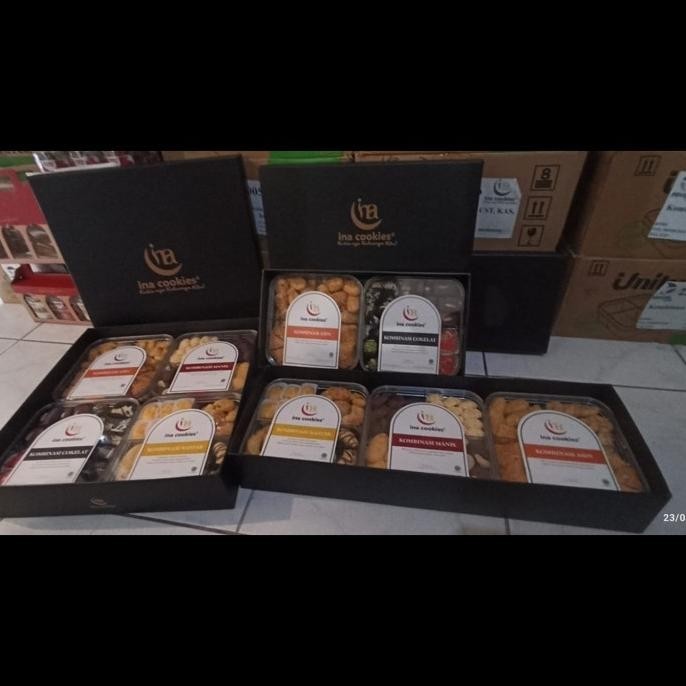 

Hampers Ina Cookies Parcel Lebaran Kue Kering Kombinasi atau Reguler