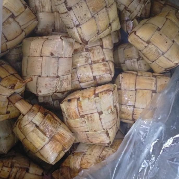 

kue ketupat medan