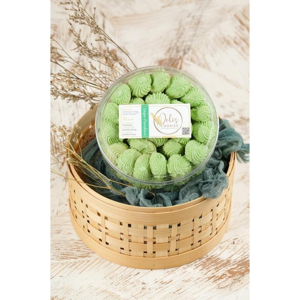 

Kue Sagu Pandan Delis Cookies by Defalira - Toples