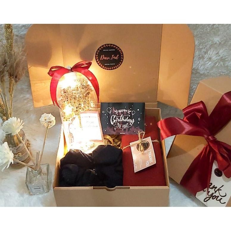 

Ready>>> Gift Set Bunga Led Tabung & Hijab Bella Square Parcel Lebaran Kado Ulang Tahun Kado Wisuda Kado Birthday Kado Untuk Pasangan Kado Cewek Graduation Hampers Idul Fitri
